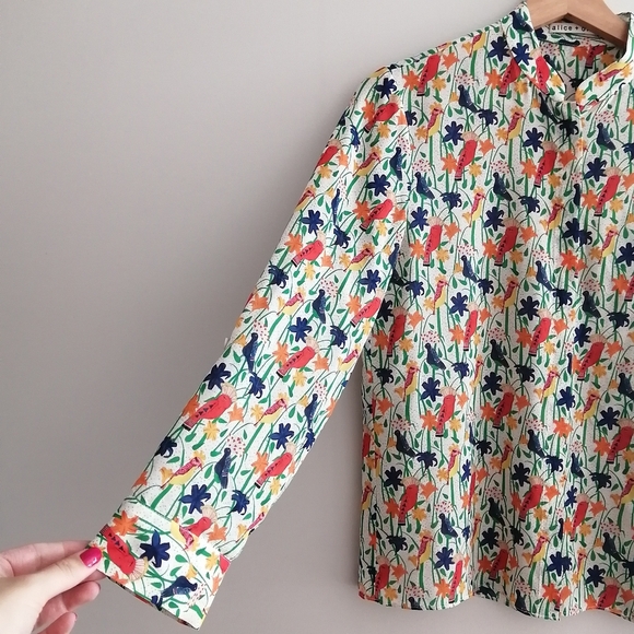 Alice + Olivia Bird and Floral Print Colourful Silk Button Blouse Small - Picture 4 of 16